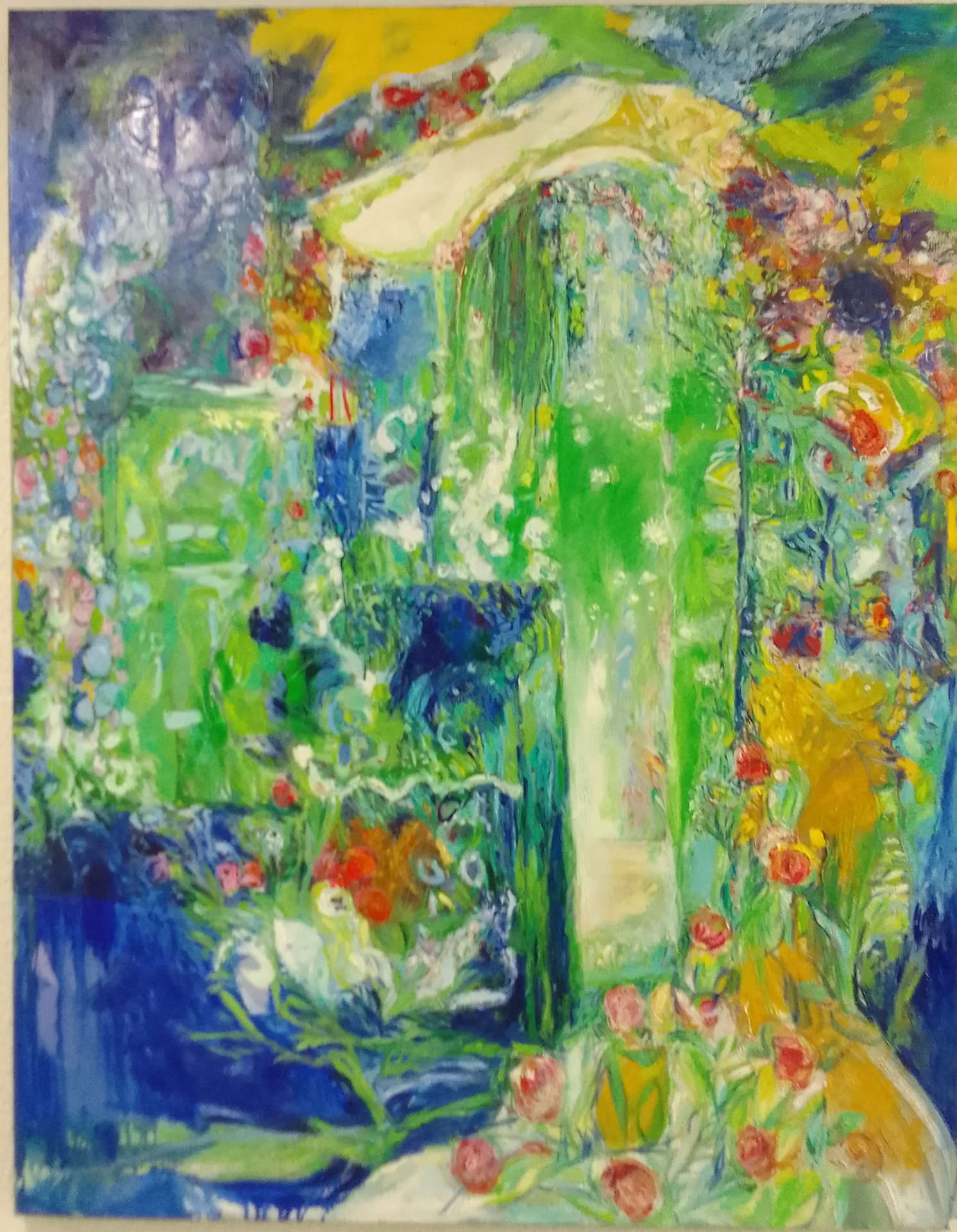 Jardin de Mai, peinture de Fidélie Cardi, tonnelle verte et roses sur fond bleu